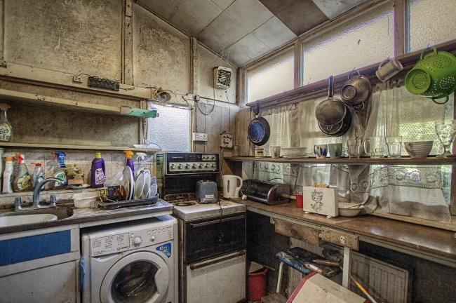 6 Grove Gardens, Enfield, EN3 5PG 4
