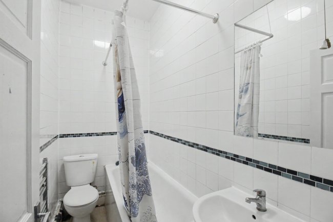 Flats 1 & 2, 3 Scotts Road, Leyton, London, E10 6LN 8