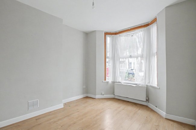Flats 1 & 2, 3 Scotts Road, Leyton, London, E10 6LN 8