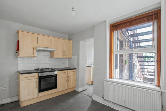 Flats 1 & 2, 3 Scotts Road, Leyton, London, E10 6LN 8