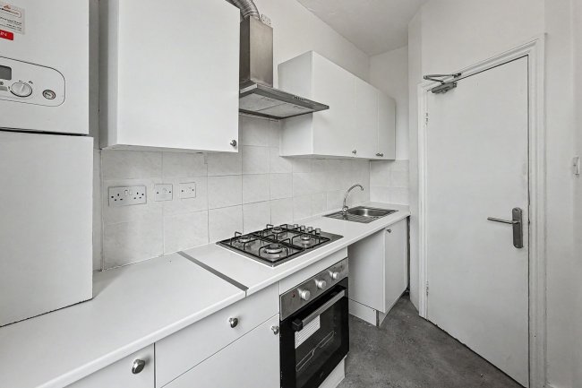 15b The Avenue, Tottenham, London, N17 6TB 7