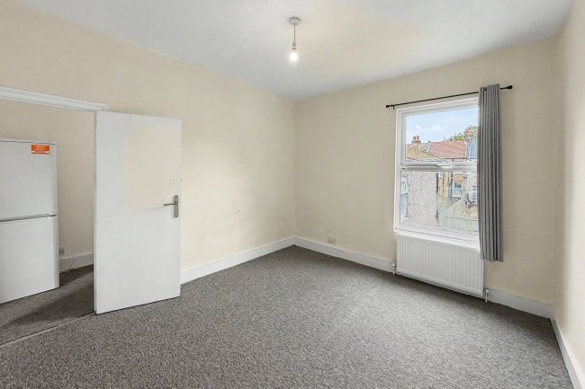 15b The Avenue, Tottenham, London, N17 6TB 7