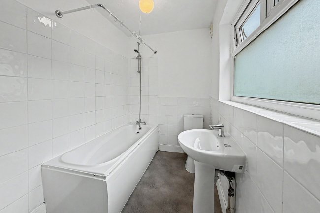 15b The Avenue, Tottenham, London, N17 6TB 7