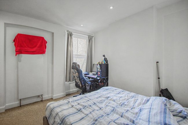 4 Huntingdon Road, East Finchley, London, N2 9DU 7