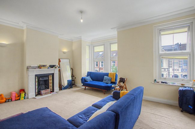 4 Huntingdon Road, East Finchley, London, N2 9DU 7