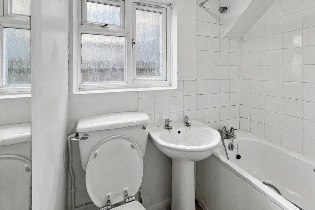 34a Ulverscroft Road, London, SE22 9HG 3