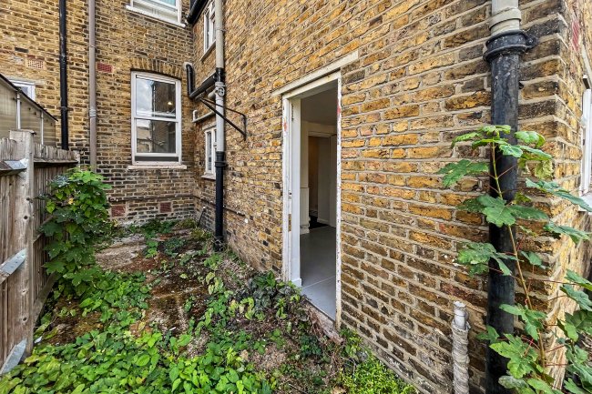34a Ulverscroft Road, London, SE22 9HG 3