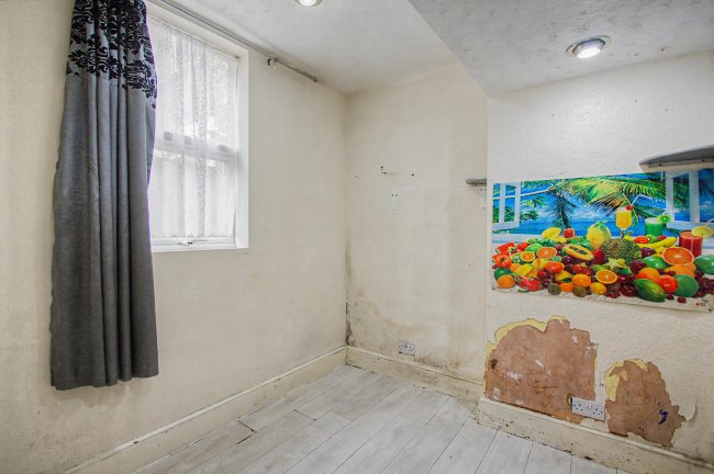 35 Morieux Road, Leyton, London E10 7LJ 7