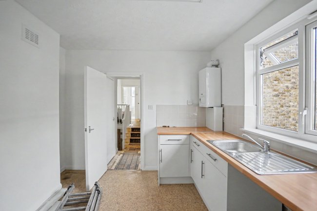 25b Friern Road, East Dulwich, London SE22 0AU 1