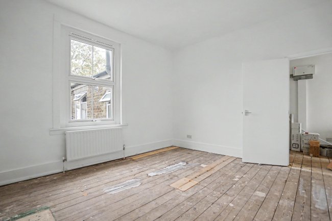 25b Friern Road, East Dulwich, London SE22 0AU 1