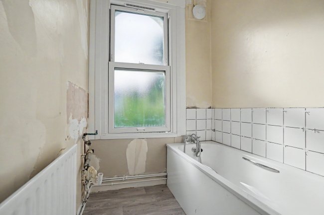 25b Friern Road, East Dulwich, London SE22 0AU 1