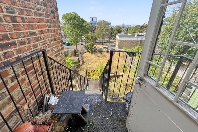 29B Rye Hill Park, Nunhead, London SE15 3JN 6