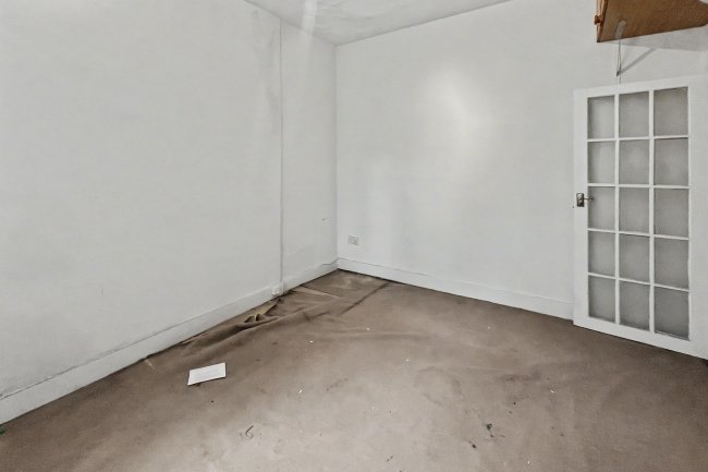 60A Asylum Road, London SE15 2LW 4
