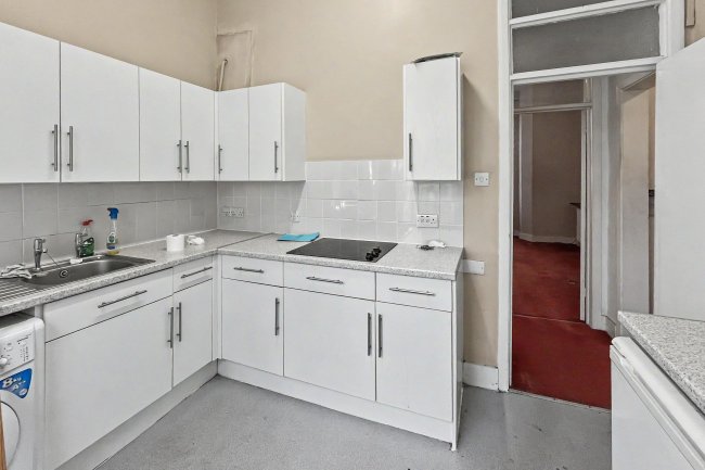 60A Asylum Road, London SE15 2LW 4