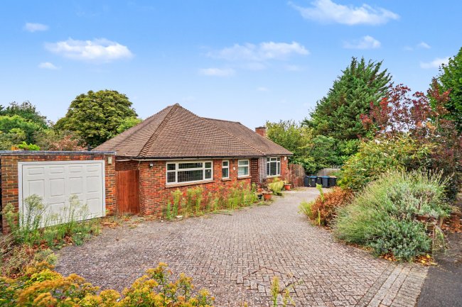2 Brambledown Road, South Croydon, Surrey, CR2 0BL 9
