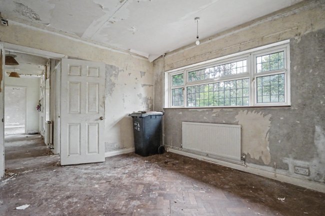 2 Brambledown Road, South Croydon, Surrey, CR2 0BL 9