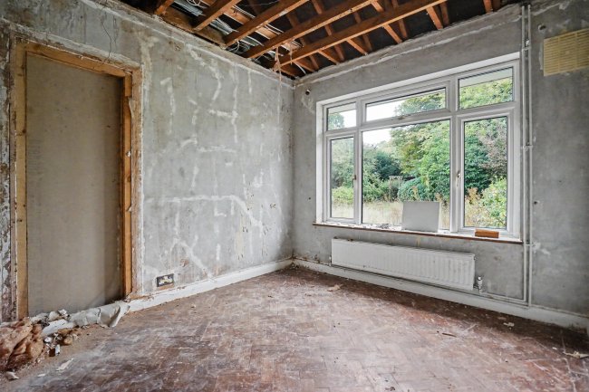 2 Brambledown Road, South Croydon, Surrey, CR2 0BL 9
