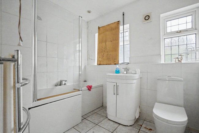 2 Brambledown Road, South Croydon, Surrey, CR2 0BL 9