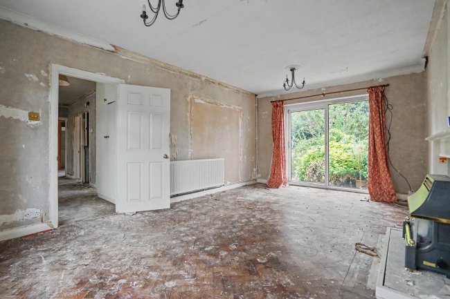 2 Brambledown Road, South Croydon, Surrey, CR2 0BL 9