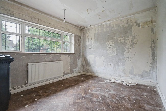 2 Brambledown Road, South Croydon, Surrey, CR2 0BL 9