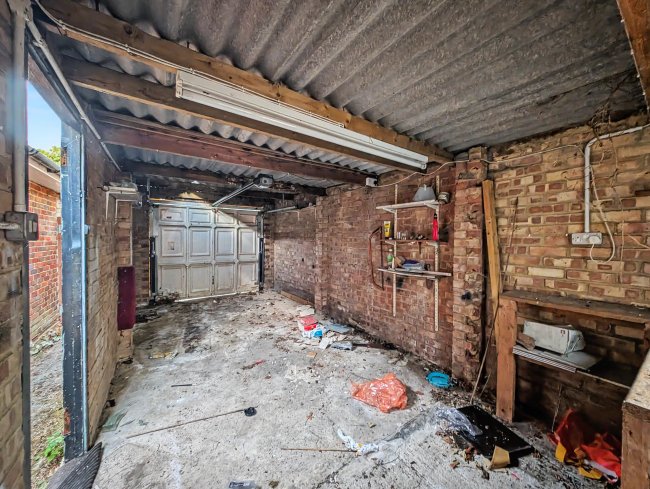 2 Brambledown Road, South Croydon, Surrey, CR2 0BL 9