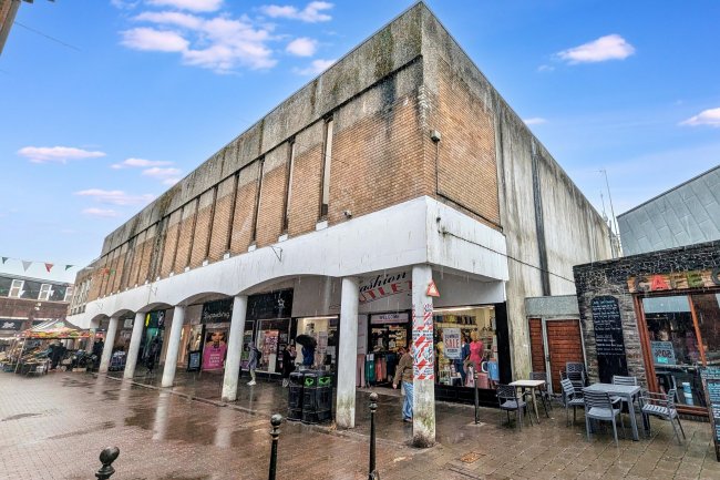 Unit 4, 15 John Street, Carmarthen, Dyfed, SA31 1QT 4