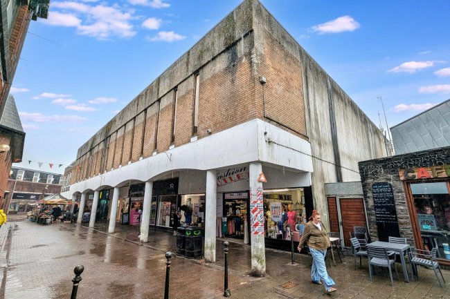 Unit 4, 15 John Street, Carmarthen, Dyfed, SA31 1QT 4