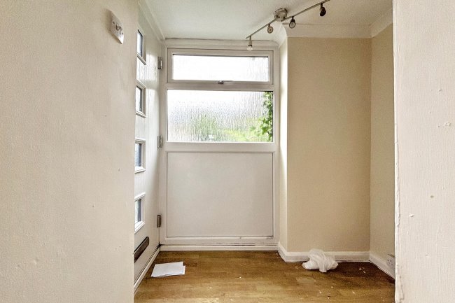 25 Chatsworth Rise, Rotherham, South Yorkshire, S60 5LX 2