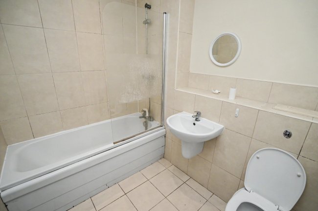 17 North Park, King Cross Street, Halifax, West Yorkshire, HX1 2HH 1