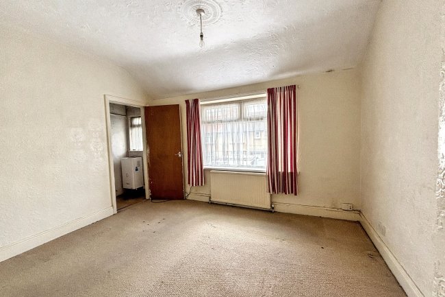 10 Balfour Road, Doncaster, South Yorkshire, DN5 0NN 1