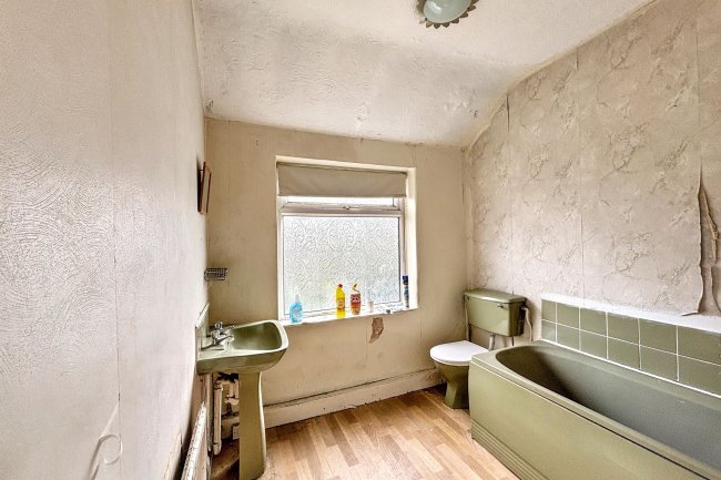 10 Balfour Road, Doncaster, South Yorkshire, DN5 0NN 1