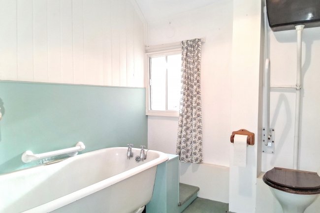 Silk Hay, High Street, Stalbridge, Sturminster Newton, Dorset, DT10 2LH 1