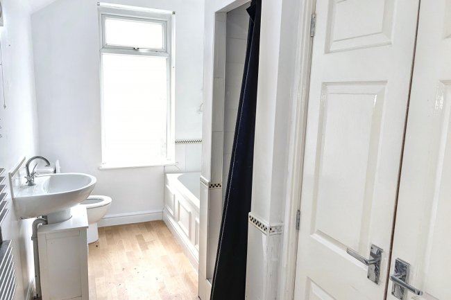 39 Clarence Road, Worksop, Nottinghamshire, S80 1QB 9