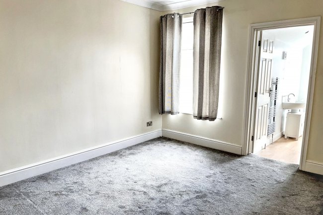 39 Clarence Road, Worksop, Nottinghamshire, S80 1QB 9