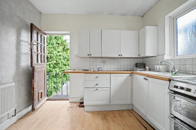 340A Godstone Road, Whyteleafe, Surrey CR3 0BA 1