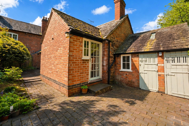 63 Swithland Lane, Leicester LE7 7SG 7