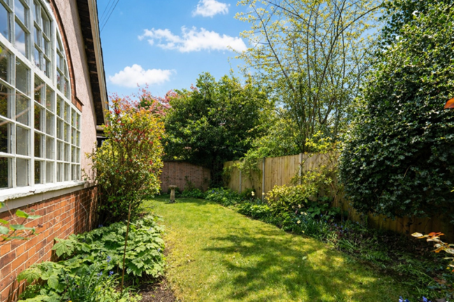 63 Swithland Lane, Leicester LE7 7SG 7