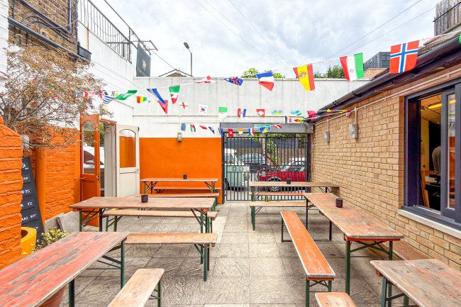 The Talbot, 109 Mortimer Road, London N1 4JY 3