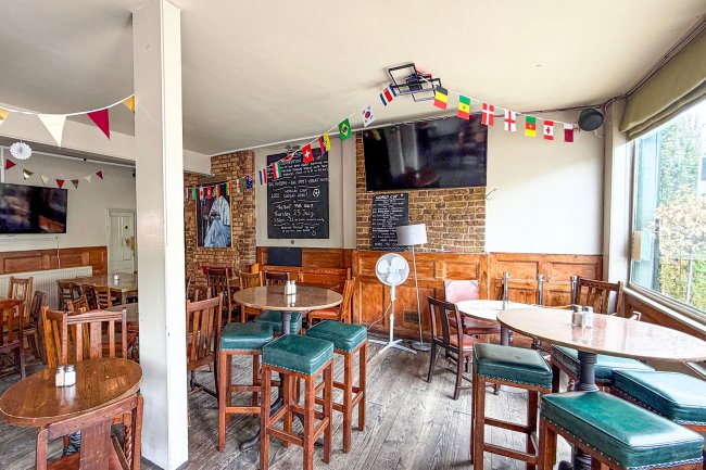 The Talbot, 109 Mortimer Road, London N1 4JY 3