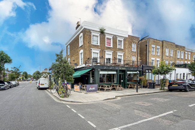 The Talbot, 109 Mortimer Road, London N1 4JY 3