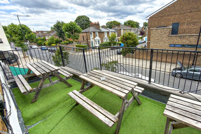The Talbot, 109 Mortimer Road, London N1 4JY 3