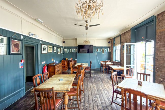 The Talbot, 109 Mortimer Road, London N1 4JY 3