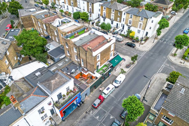 The Talbot, 109 Mortimer Road, London N1 4JY 3