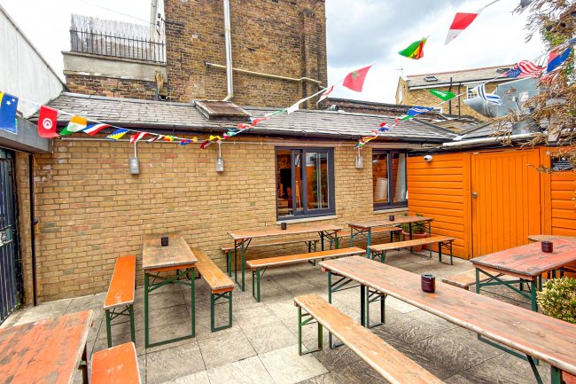 The Talbot, 109 Mortimer Road, London N1 4JY 3