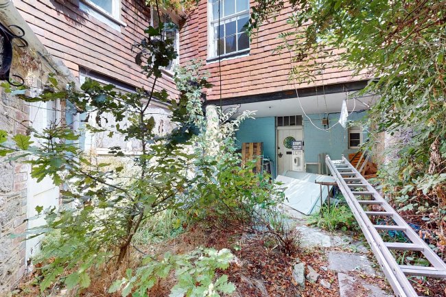 Wedgewood House, Angel Street, Petworth, GU28 0BG 2