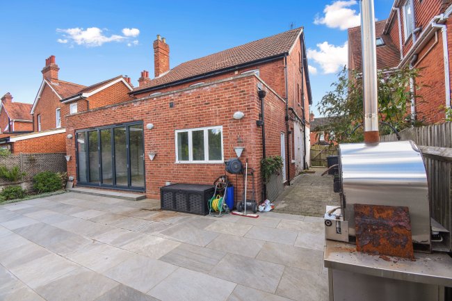 22 Spencers Road, Maidenhead, SL6 6LN 4