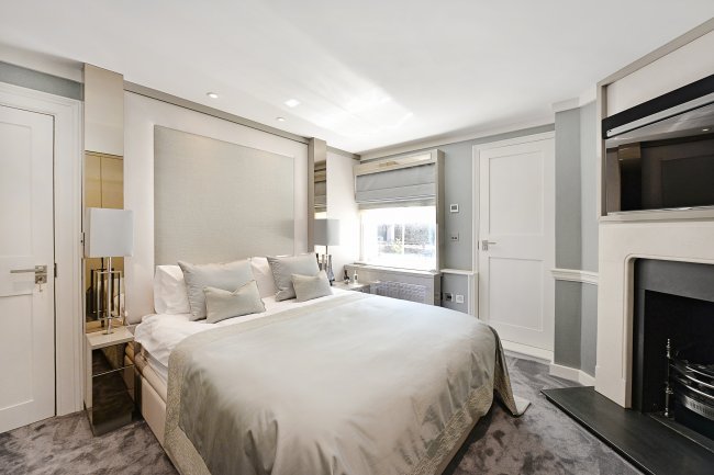 5 Carlisle Street, Soho, London W1D 3BL 1
