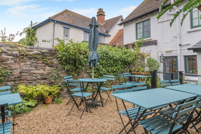 Eduardos and The Shelduck, High St, Porlock, Minehead TA24 8PT 8