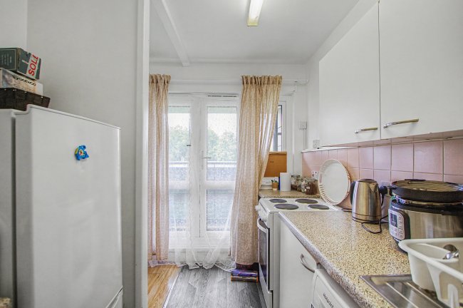 9 Hazlewood Towers, Golborne Gardens, North Kensington, London W10 5DT 53