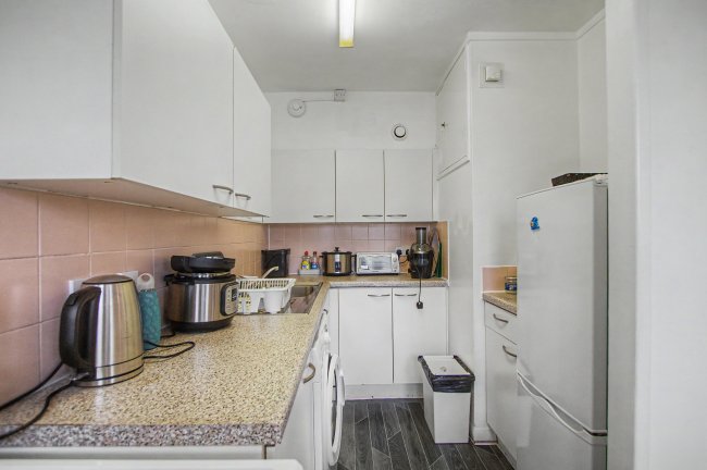 9 Hazlewood Towers, Golborne Gardens, North Kensington, London W10 5DT 53